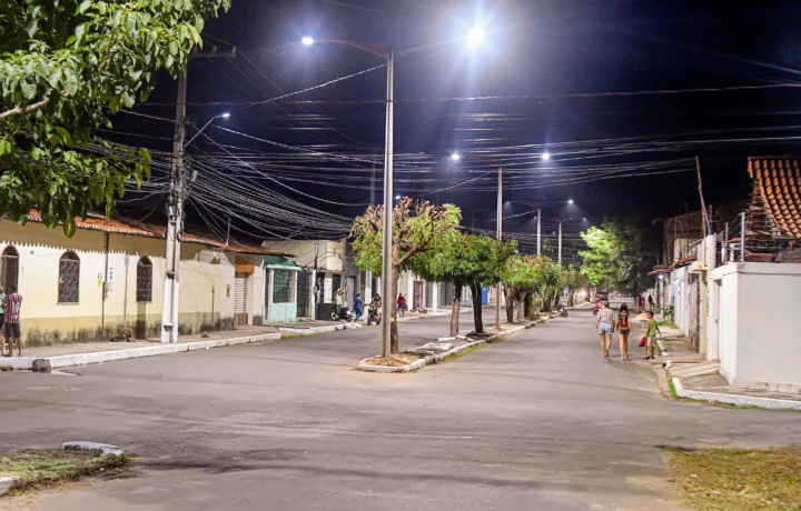 Investimento em iluminação pública transforma a Avenida Dr. José Anselmo em Codó